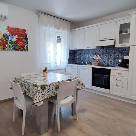 Sweet Apartment - Centre Πεσκιέρα ντελ Γκάρντα Εξωτερικό φωτογραφία